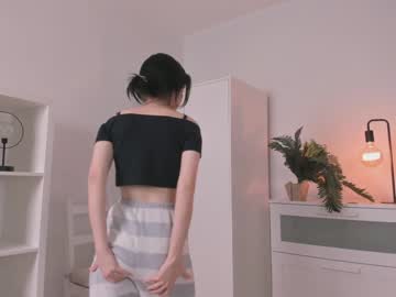 girl
        carolmoores cam image #208932