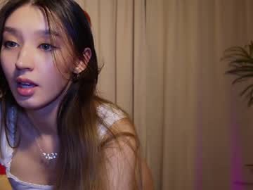 girl
        sarasuo cam image #4110124