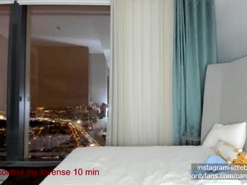 girl
        carolinaherera cam image #2099781