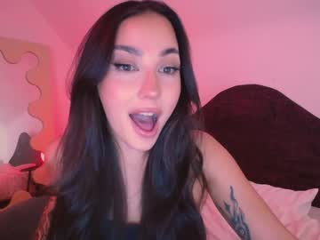 girl
        eevie_moon cam image #1403372