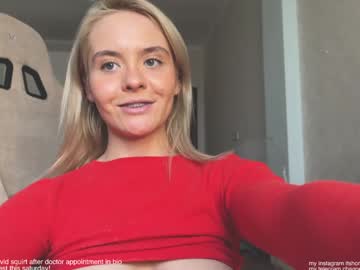 girl
        honey_sunshine cam image #3141677