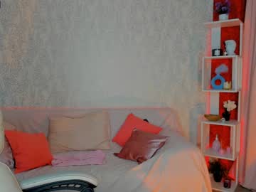 girl
        madeline_jackson cam image #258720
