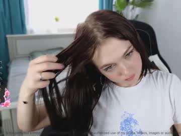 girl
        small_blondee cam image #2787147