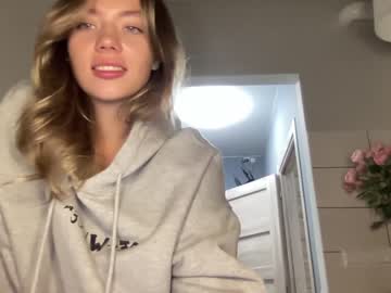 girl
        angel_from_sky cam image #1681100