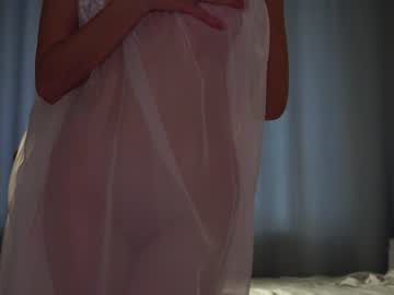 girl
        arielday cam image #2078352