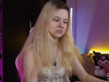 girl
        agnesscarterr cam image #4339157