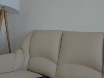 girl
        inocent_student17 cam image #1515168