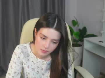 girl
        lucky_forme cam image #4172058