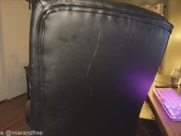 girl
        aynmarie cam image #2402317