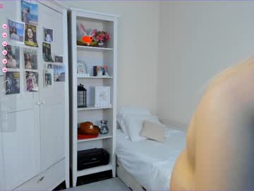 girl
        your_twinkle cam image #2300502