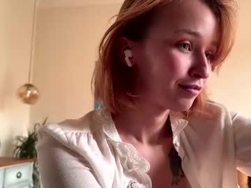 girl
        ms_dira cam image #4506843