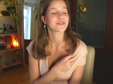 girl
        eli_sun cam image #4439154