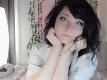 girl
        ronnie_neko cam image #1692956