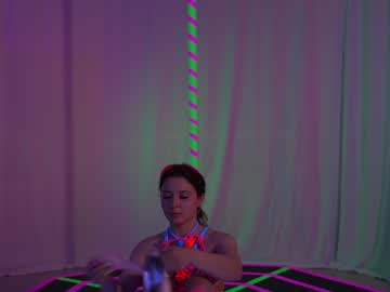 girl
        kittycaitlin cam image #3163829
