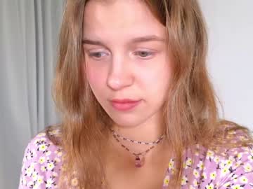 girl
        eli_sun cam image #1193523