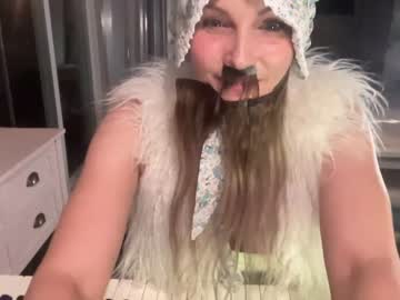 girl
        kaileeshy cam image #1781610