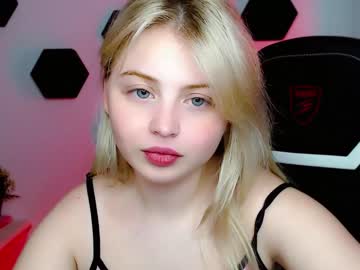 girl
        shy_blondiee cam image #703981