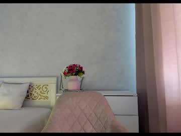 girl
        tixxxy cam image #4555235