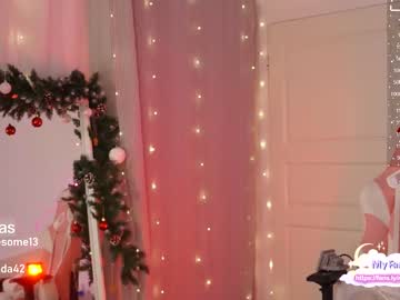 girl
        holliwould_ cam image #339110
