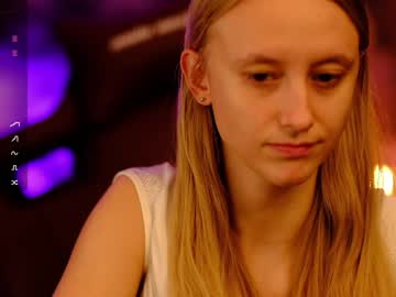 girl
        angeellina cam image #3881382