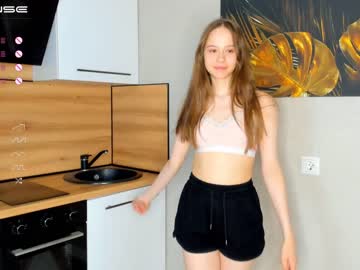 girl
        breeblanton cam image #2636653