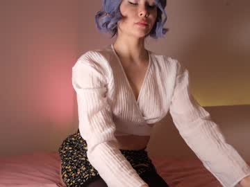 girl
        reei__ cam image #1475110