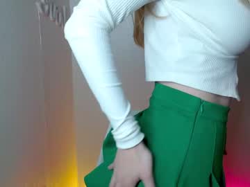 girl
        _veronicalodge_ cam image #7582