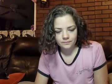 girl
        miaelizabethlove cam image #1618977