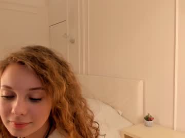 girl
        landrycarney cam image #2038720