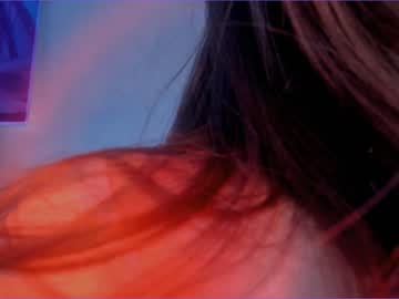girl
        juliabeng1 cam image #1290023