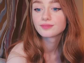 girl
        lizzy_blaze cam image #1909775