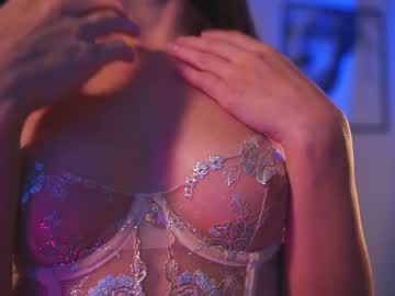girl
        lucie_beltran cam image #2330414