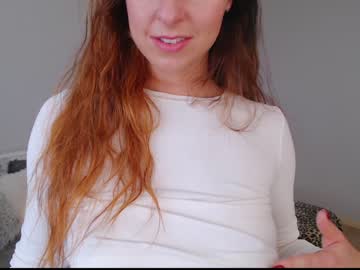 girl
        emerald_kittycat cam image #446988