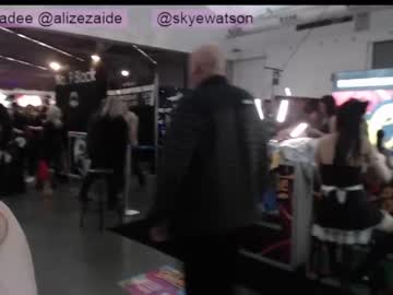 girl
        skyewatson cam image #545443