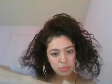girl
        savinajade cam image #228661