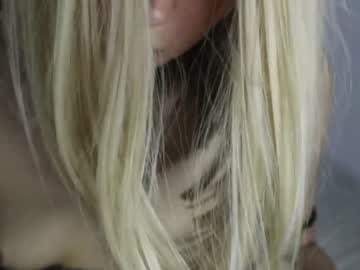 girl
        wendy_daniela cam image #2315700