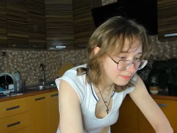 girl
        udelaborom cam image #2472664