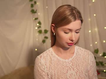 girl
        april_blush cam image #4532067
