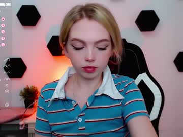 girl
        small_blondee cam image #685246