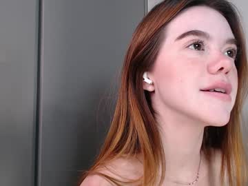 girl
        new_teya cam image #3389773