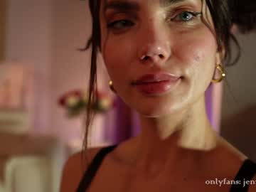 girl
        therealbonnieclydex cam image #2621887
