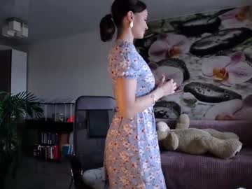 girl
        jennycutey cam image #1111593