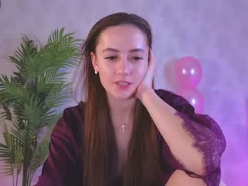 girl
        angelina_new cam image #2116683