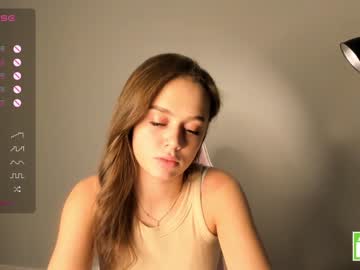 girl
        brittcubitt cam image #2537592