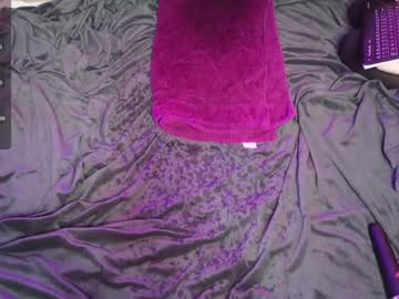 girl
        daphnemadison cam image #3804625