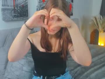 girl
        florencemiler cam image #3114533