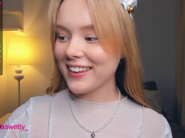 girl
        sun_shiiine cam image #1253759
