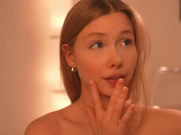 girl
        april_blush cam image #4168524