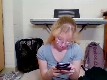girl
        blonde_katie cam image #1976802