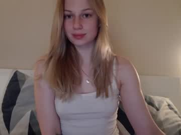 girl
        magic_couple13 cam image #520231